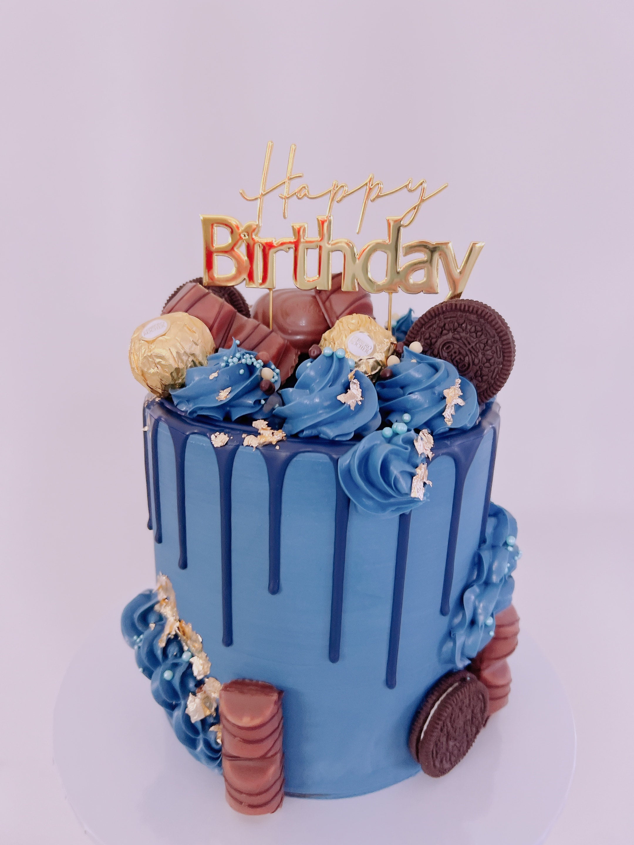 Pin by Magda Oyarzo on Exquisitas Tentaciones | Birthday cake chocolate, Drip  cakes, Chocolate cake decoration
